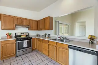 909 Hollow Park Court SE Kitchen