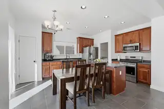 10720 McMichael Lane SW Kitchen