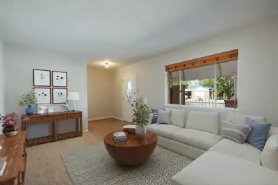 1810 Miller Circle NW, Albuquerque, NM 87107 Living Room