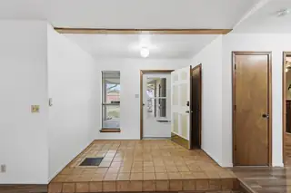 6 Sierra Vista Court Living Room