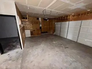 1332 Tesuque Court NE Garage