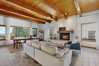 1109 Daskalos Drive NE Living Room