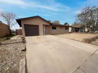 1209 Westerfeld Drive NE Exterior Front