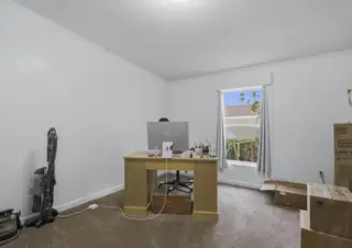 605 Doe Lane SE Home Office