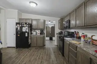 605 Doe Lane SE Kitchen