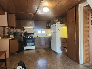 5905 Anaheim Avenue NE Kitchen