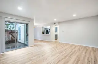 10440 Montgomery Boulevard NE Bedroom