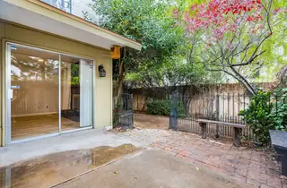 10440 Montgomery Boulevard NE Patio