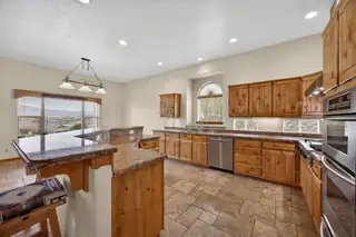 2500 Abrazo Road NE Kitchen