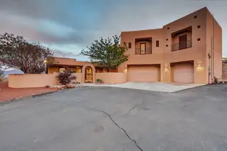 2500 Abrazo Road NE 