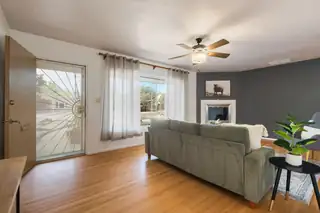 4214 Mackland Avenue NE Living Room