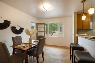 4214 Mackland Avenue NE Living Room