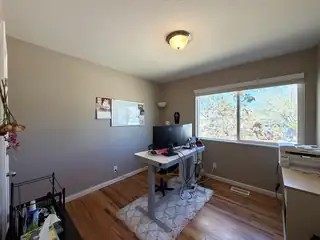 11000 Los Arboles Avenue NE Home Office