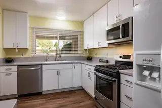 3225 Georgia Street NE Kitchen