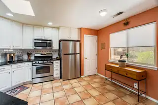 5941 Miller Road NE Kitchen