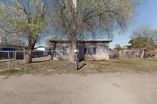 105 Barcelona Circle SW, Albuquerque