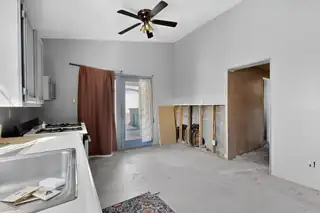 105 Barcelona Circle SW Kitchen