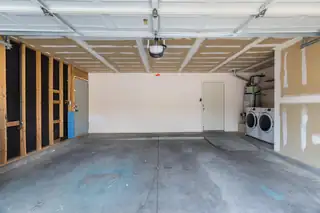 7200 Whippoorwill Lane NE Garage