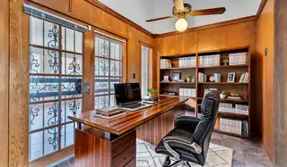 1512 La Tuna Place SE Home Office