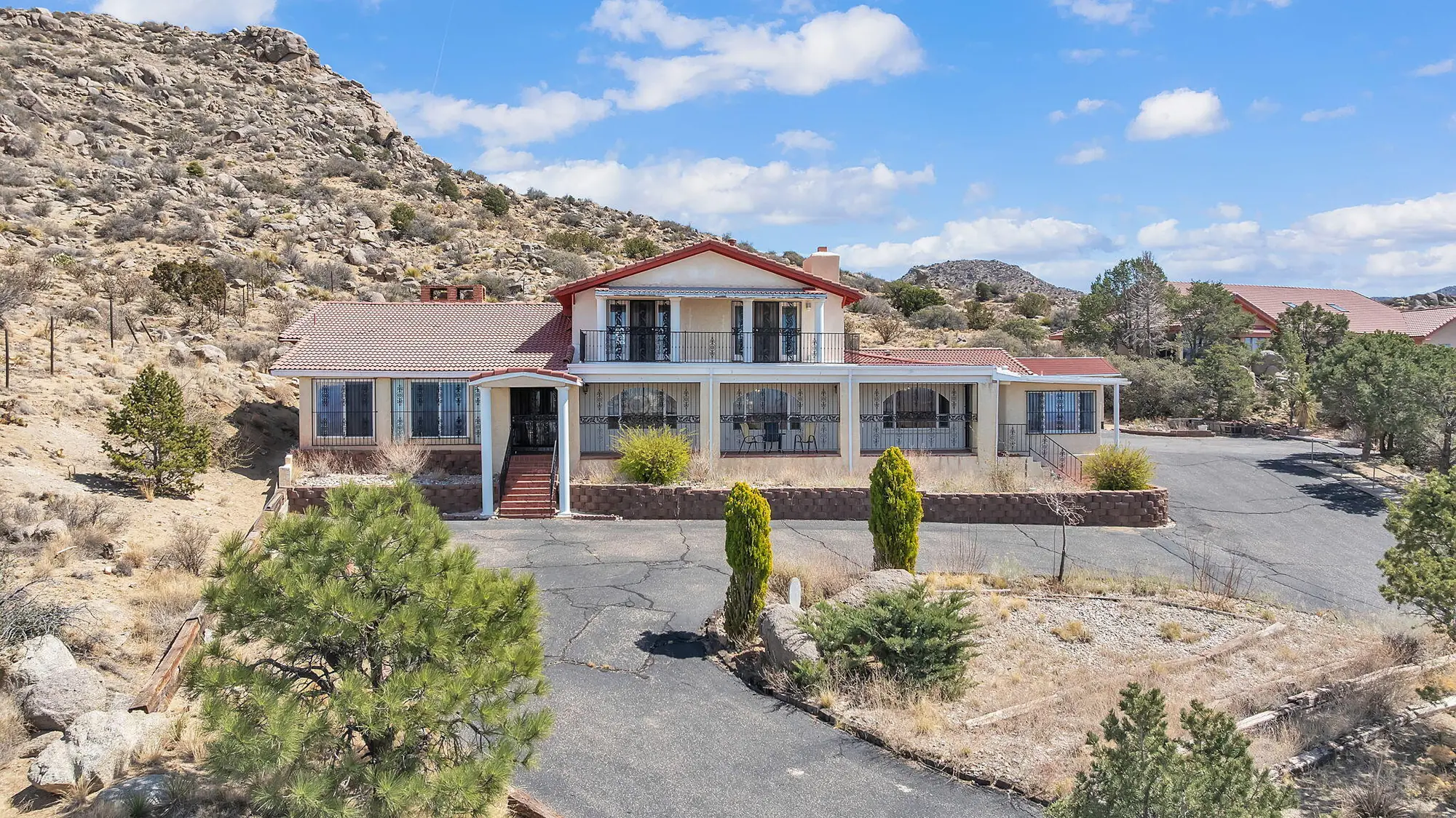 1512 La Tuna Place SE