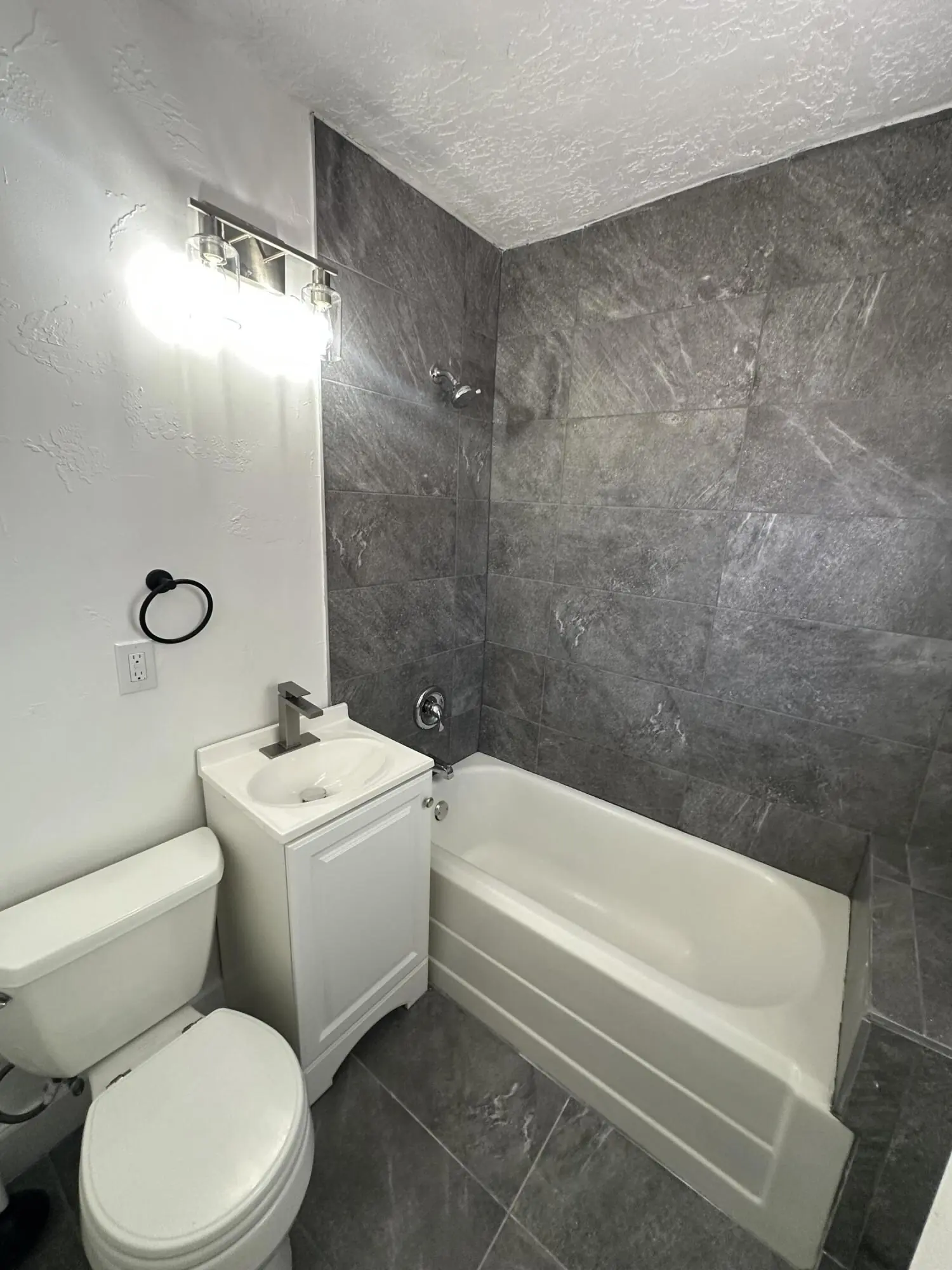 813 Marquette Avenue NW