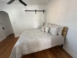 813 Marquette Avenue NW 