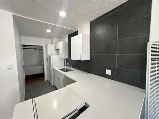 813 Marquette Avenue NW 