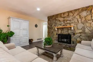 5417 Chapel Drive NW Living Room