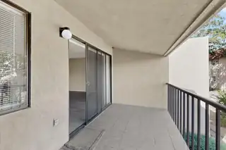 921 Country Club Drive SE APT H Patio