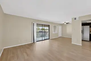 921 Country Club Drive SE APT H Living Room