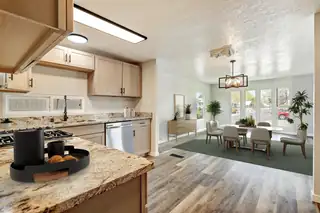 7112 Pan American NE 187 Dining Room