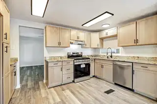 7112 Pan American NE 187 Kitchen