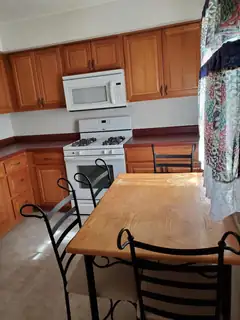 1428 Saunders Road SW B 