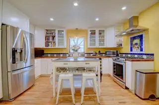 1006 Chavez Road NW Kitchen