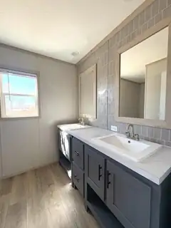 1179 Los Tulipanes Drive SE Bathroom