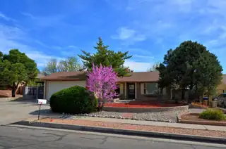 6900 Luella Anne Drive NE, Albuquerque
