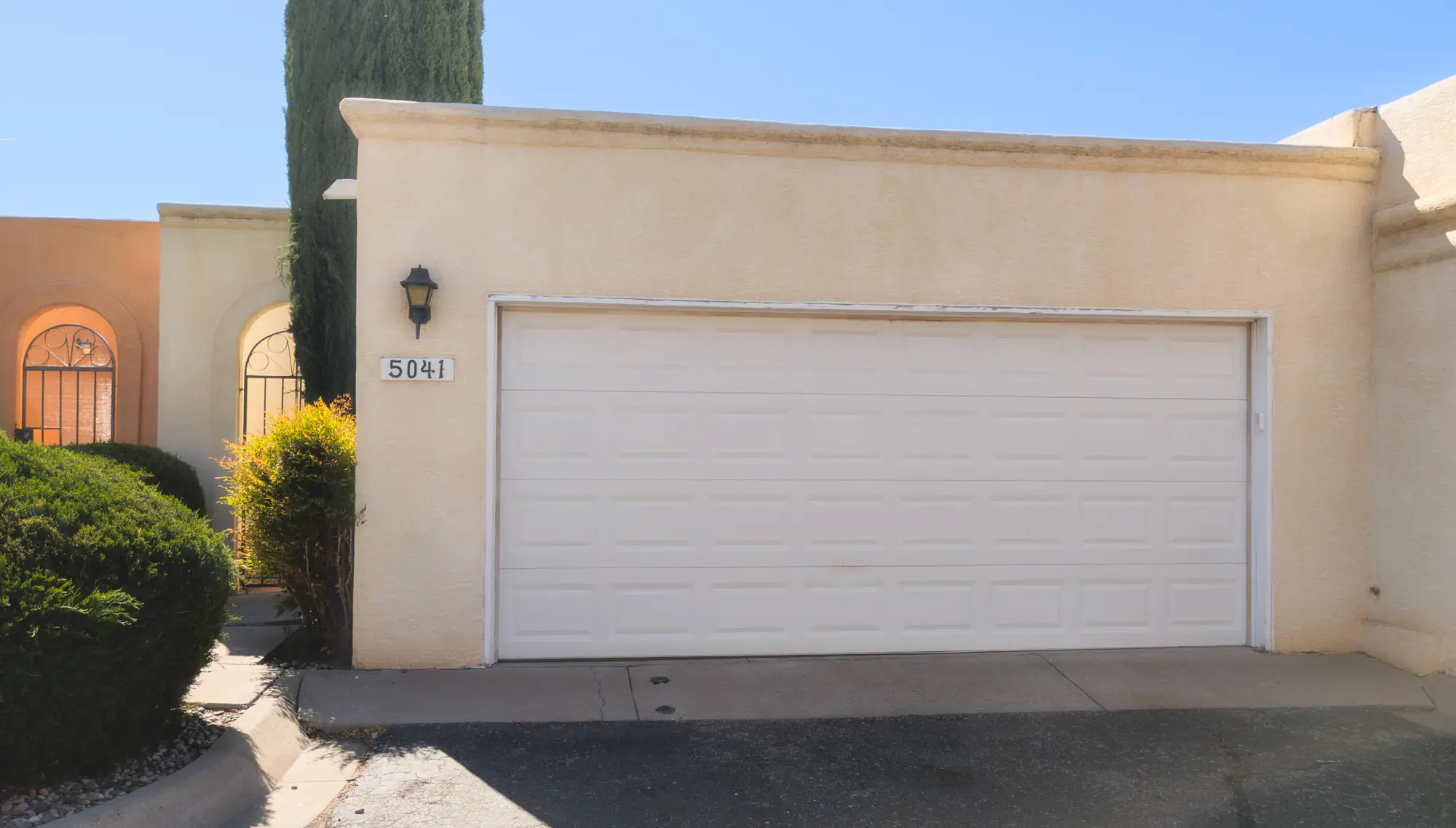 5041 La Fiesta Drive NE