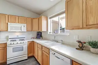 7105 Eagle Canyon Road NE Backyard