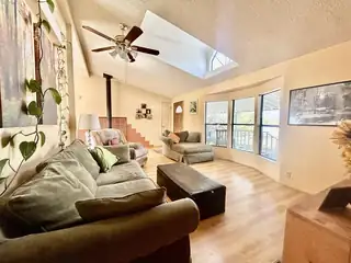 16 Teeter Court Living Room