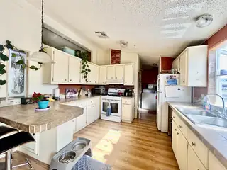 16 Teeter Court Kitchen