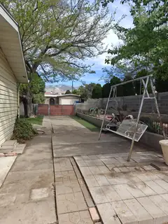 9216 Hilton Place NE Backyard