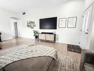 5543 Costa Uerde Road NW Living Room