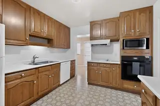 2610 General Bradley Street NE Kitchen