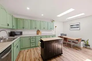 608 Mountain View Avenue NE Kitchen