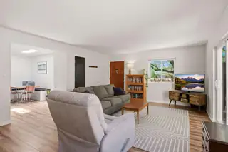 608 Mountain View Avenue NE Living Room