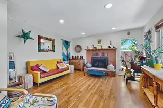 5 Hobbs Road Living Room