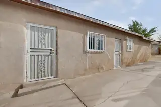 1022 1/2 Edith Boulevard NE Exterior Other