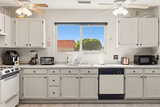 10515 Johncock Avenue SW Kitchen