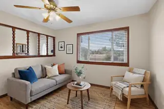 4659 Gordon Road Living Room