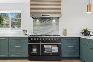 200 Sharon Drive NE Kitchen